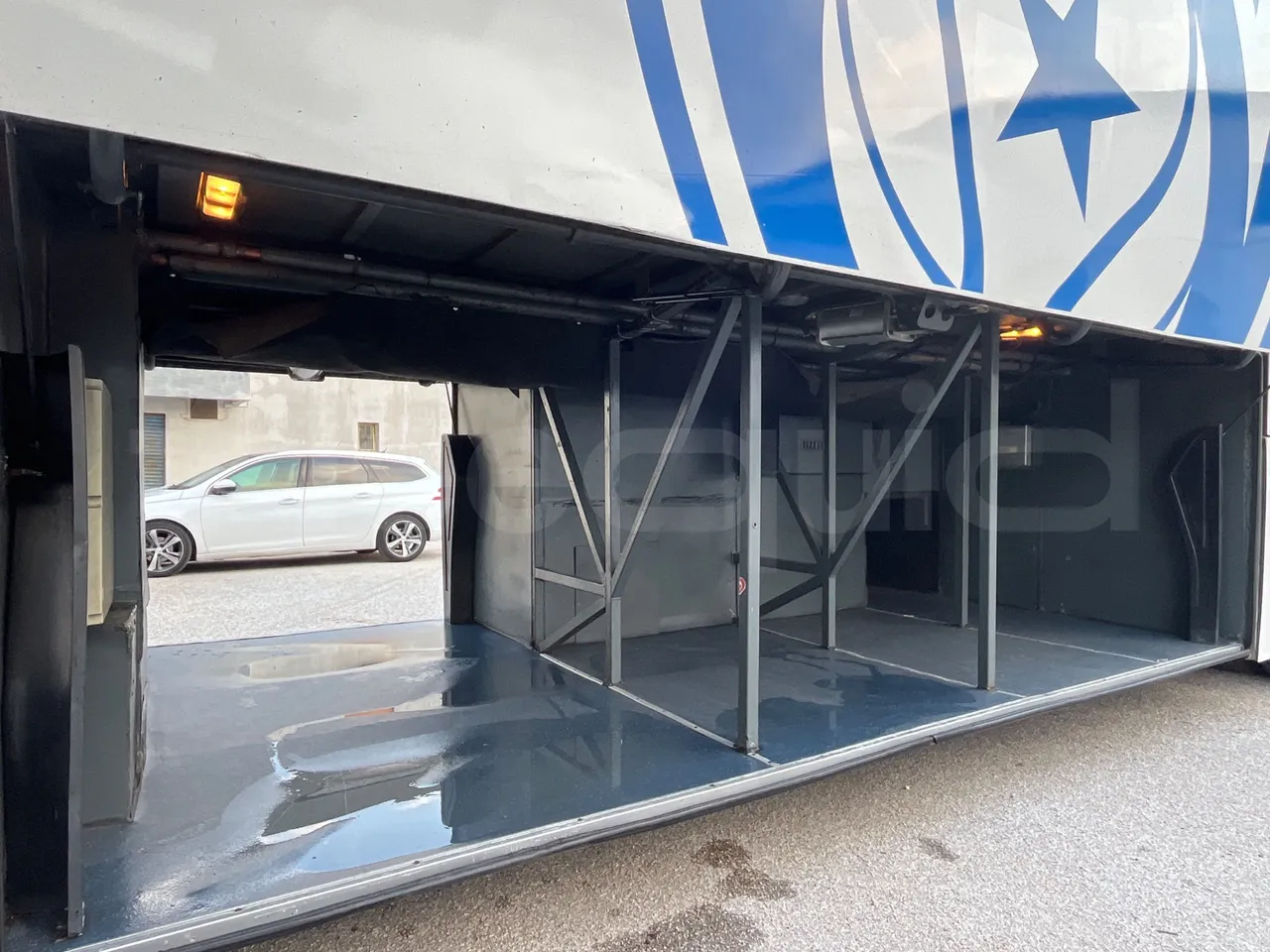 Iveco Irisbus Italia 391E.12.38 - Euro2 - 276Kw - 12MT - internal frame rust check