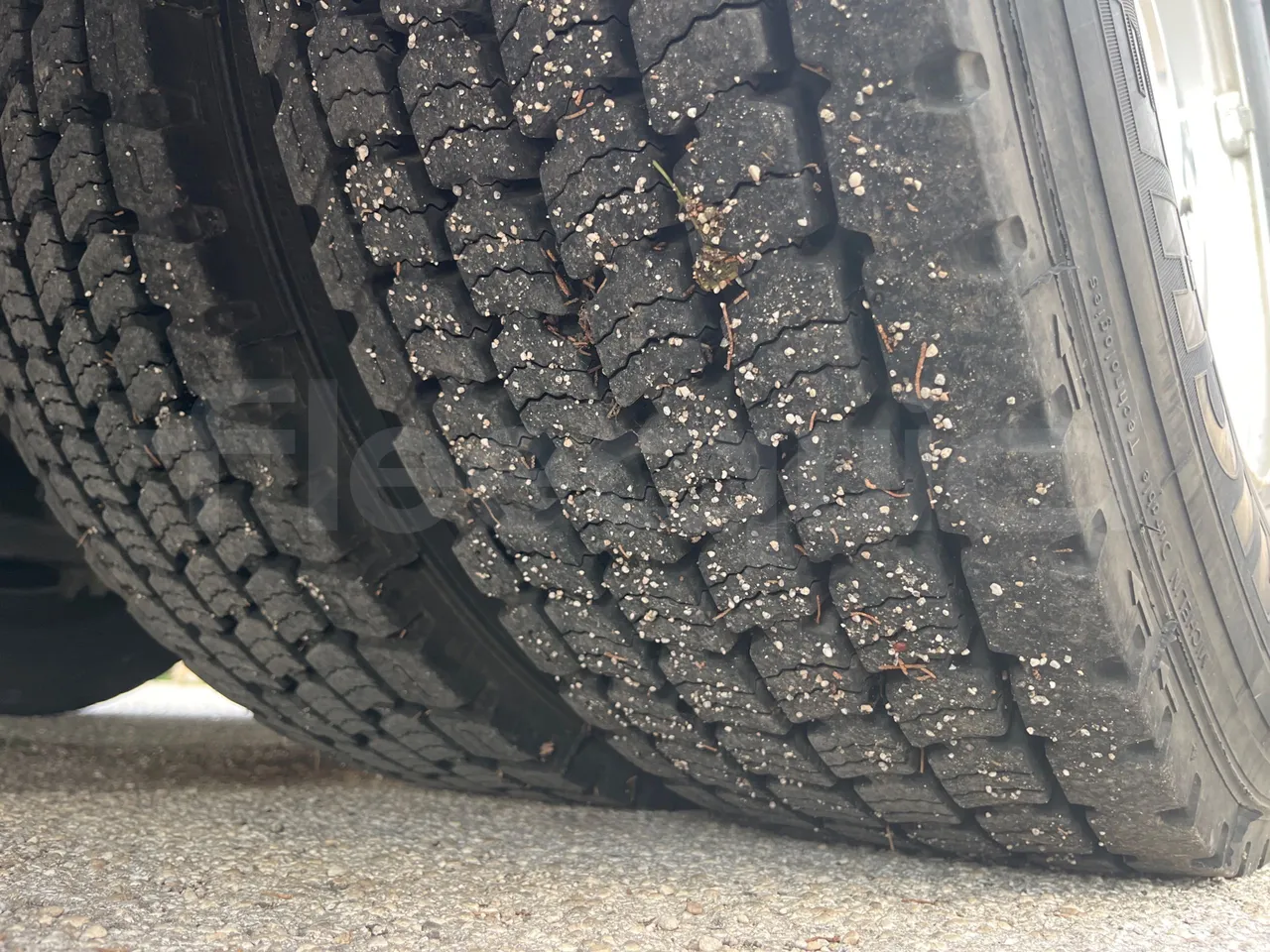 Iveco Irisbus Italia 391E.12.38 - Euro2 - 276Kw - 12MT - tread condition second axle tires left