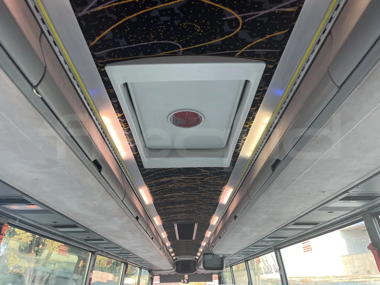 Iveco Irisbus Italia 391E.12.38 - Euro2 - 276Kw - 12MT - overhead compartments photo