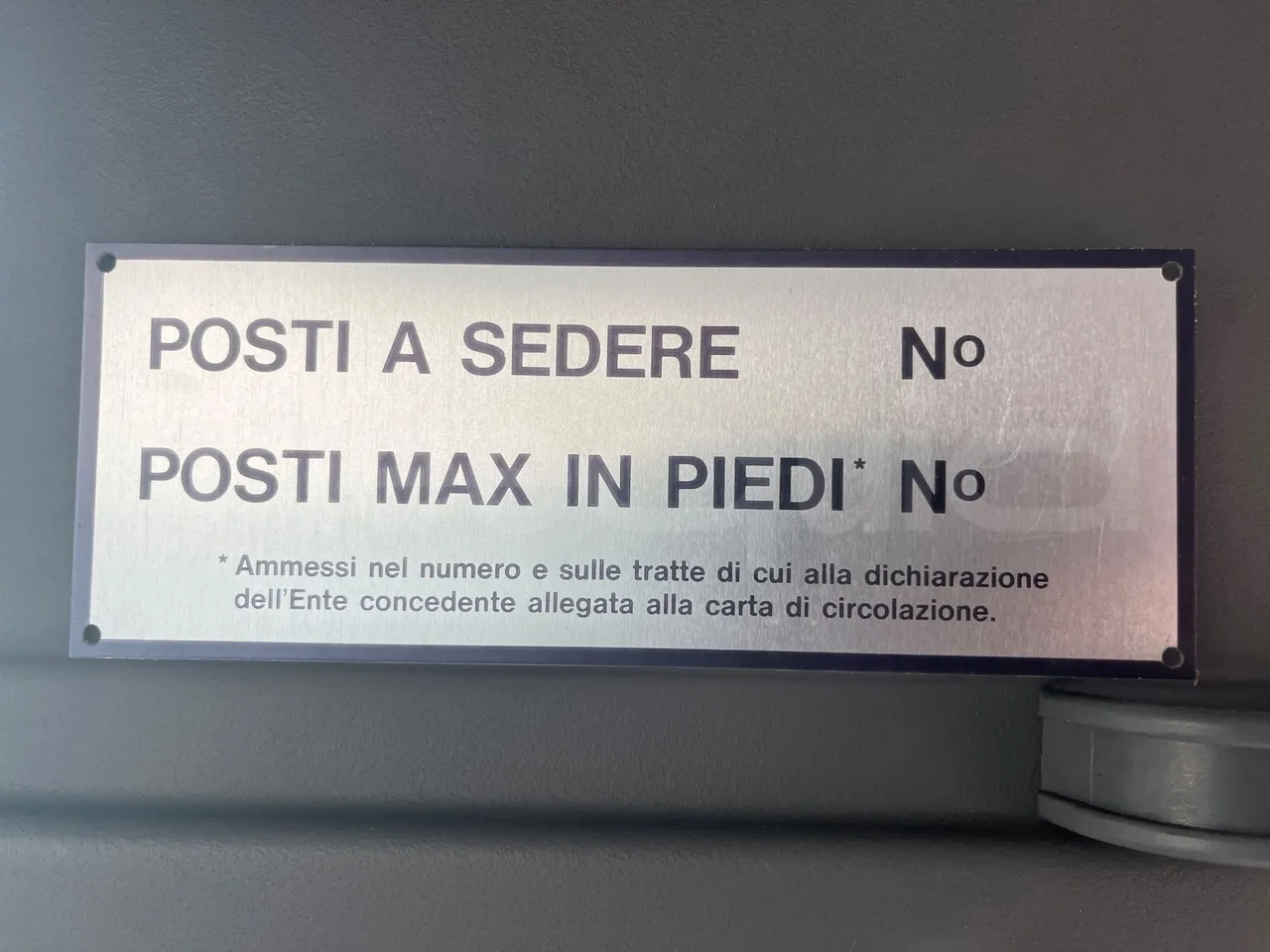 Iveco Irisbus Italia 391E.12.38 - Euro2 - 276Kw - 12MT - seat plate photo