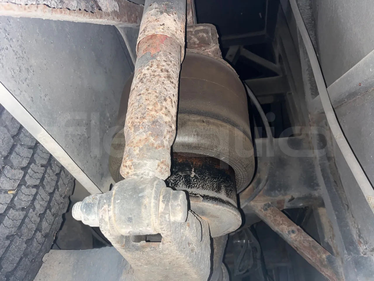 Iveco Irisbus Italia 391E.12.38 - Euro2 - 276Kw - 12MT - axle 2 shock absorbers 1 right