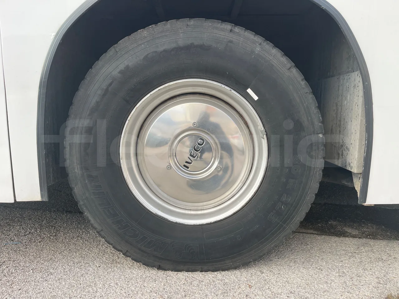 Iveco Irisbus Italia 391E.12.38 - Euro2 - 276Kw - 12MT - rear left tire photo