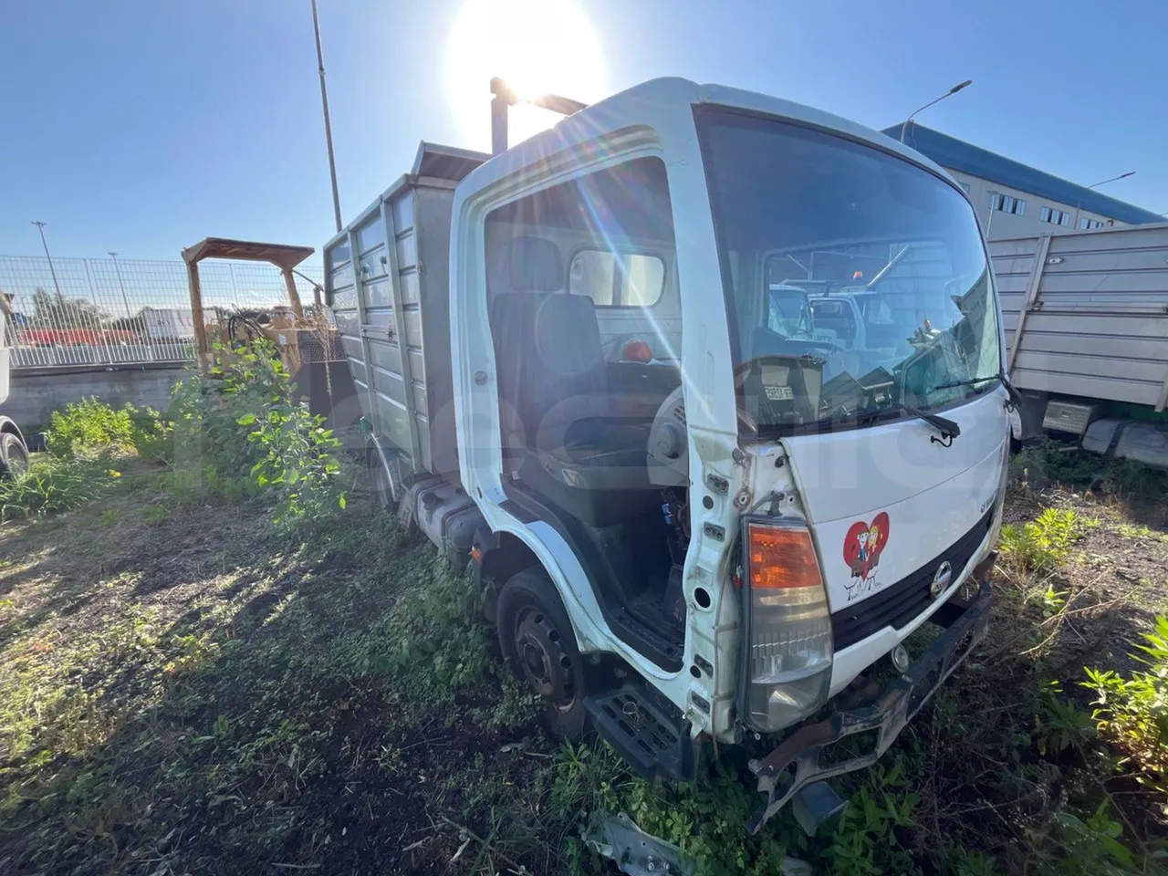 Nissan Cabstar F24.35.130/1 - Euro4 - 96kW - 4.962mt - Base cover photo