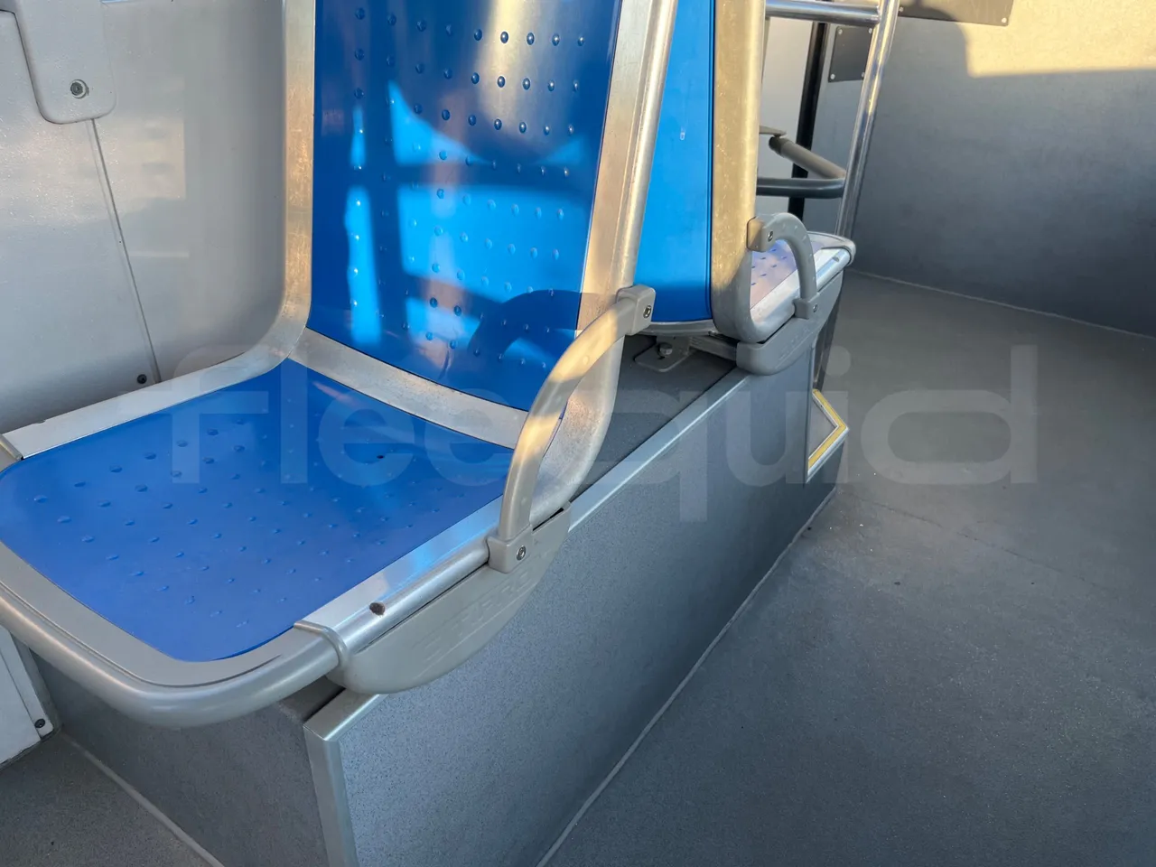 Nomec Stacobus Itineris 60SB - Euro 5 - 107 Kw - 7.230 mt - armrest detail photo