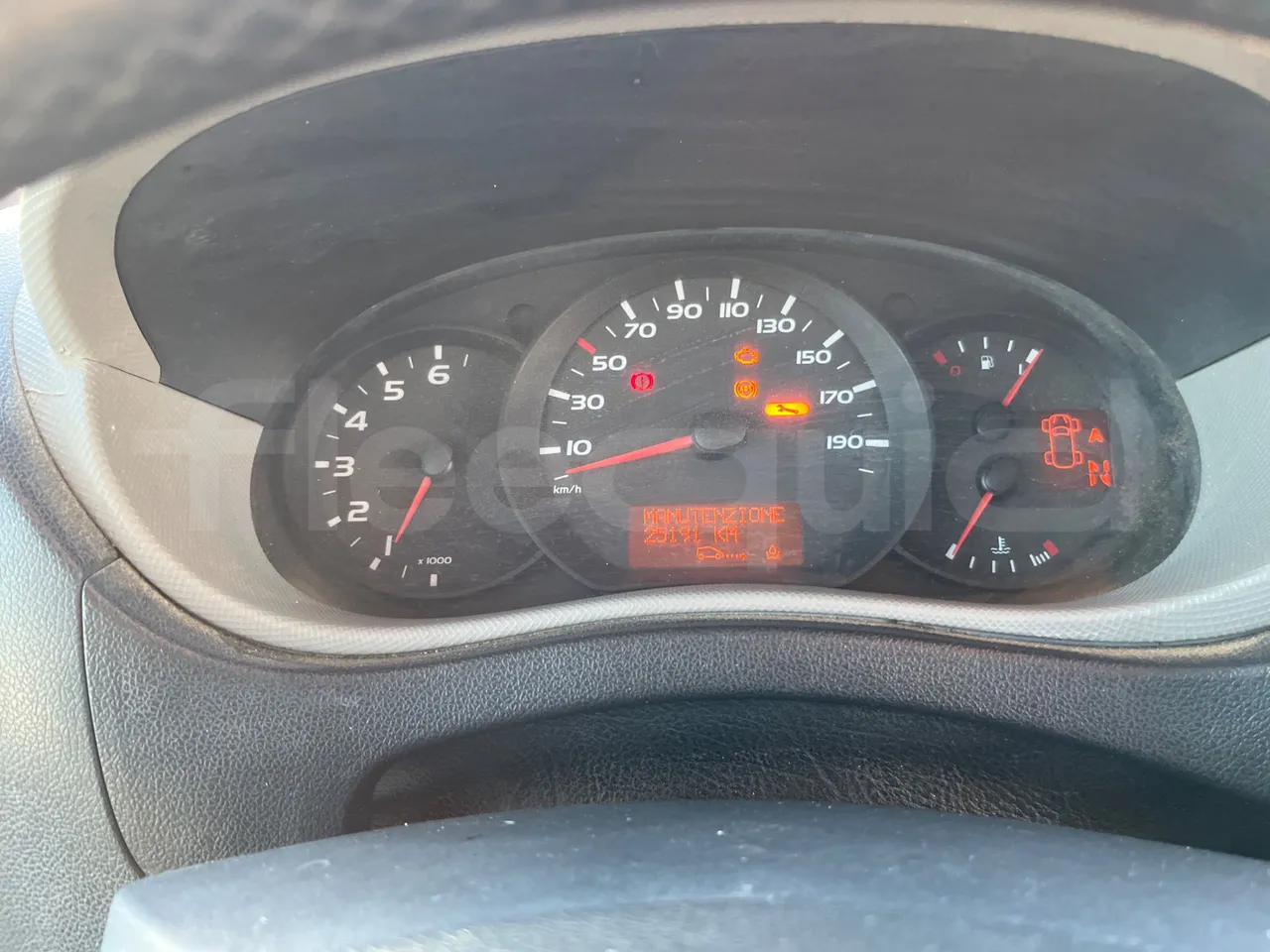 Nomec Stacobus Itineris 60SB - Euro 5 - 107 Kw - 7.230 mt - dashboard lights on