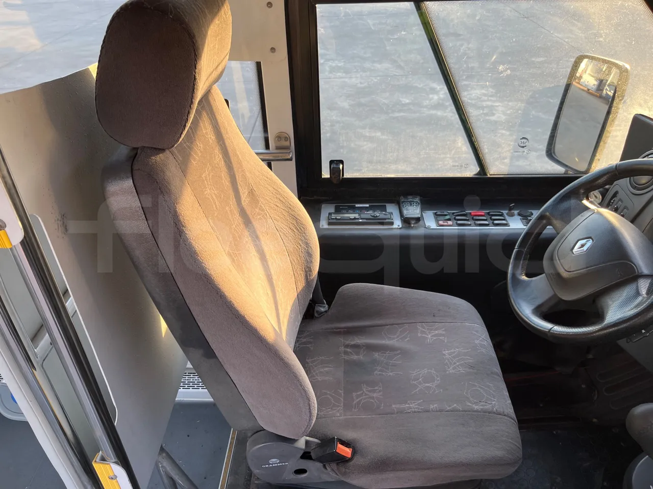 Nomec Stacobus Itineris 60SB - Euro 5 - 107 Kw - 7.230 mt - driver's seat photo