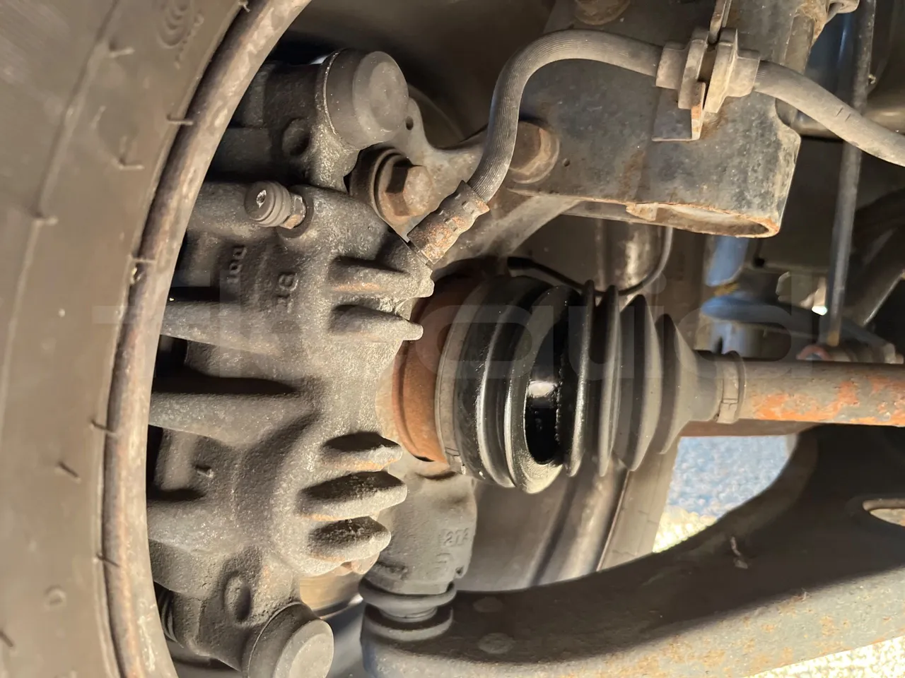 Nomec Stacobus Itineris 60SB - Euro 5 - 107 Kw - 7.230 mt - front brake calipers right