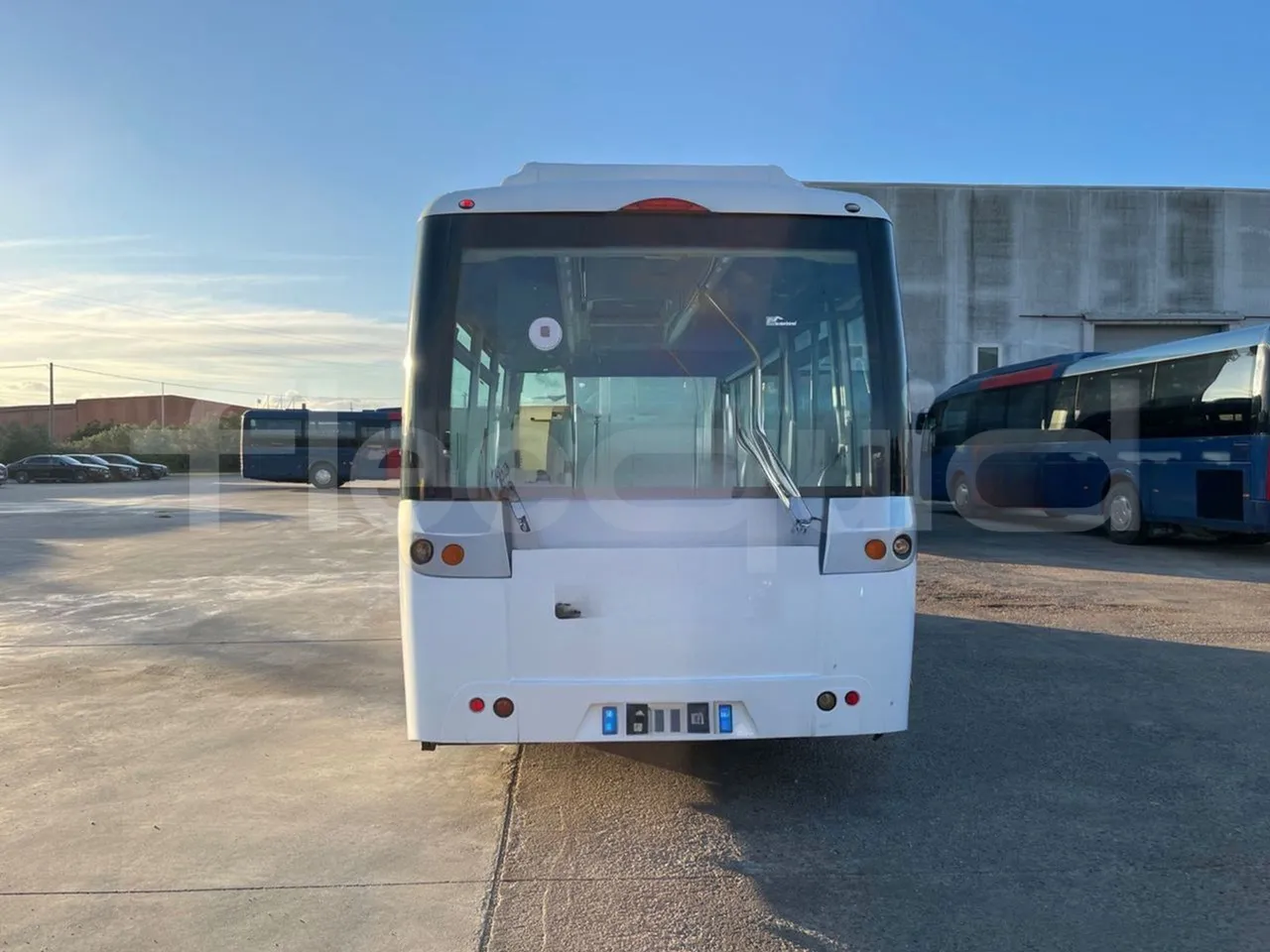 Nomec Stacobus Itineris 60SB - Euro 5 - 107 Kw - 7.230 mt - rear hatch closed