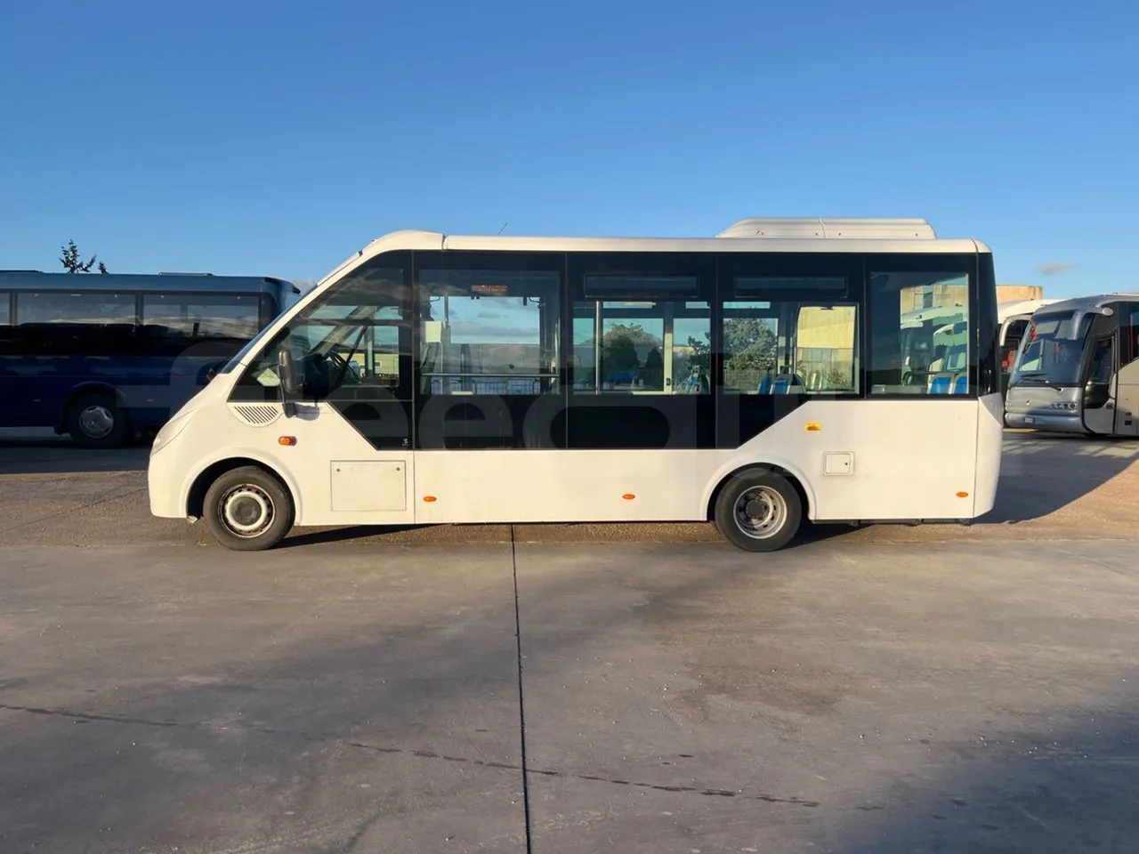 Nomec Stacobus Itineris 60SB - Euro 5 - 107 Kw - 7.230 mt - left side photo