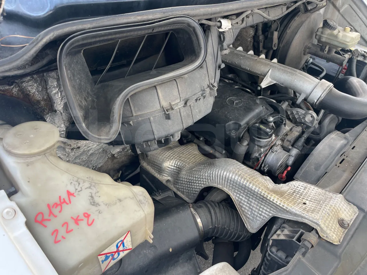 Mercedes-Benz Sprinter AGMB416CDI/ Euro 3 - 115 Kw - 6.977 Mt - engine plate photo