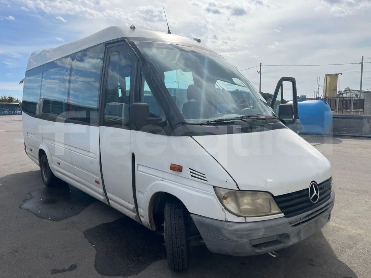 Mercedes-Benz Sprinter AGMB416CDI/ Euro 3 - 115 Kw - 6.977 Mt - 3/4 front right doors