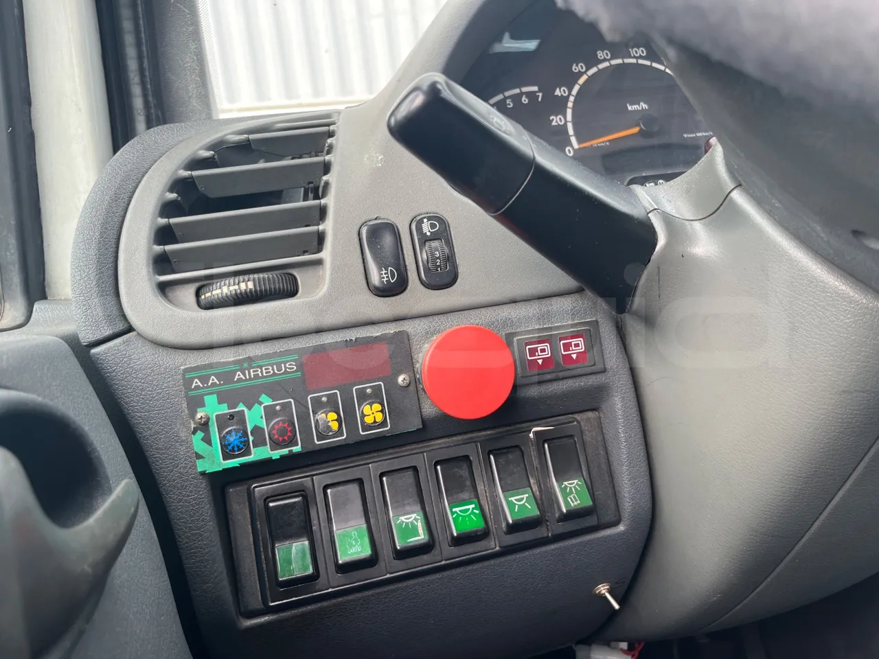 Mercedes-Benz Sprinter AGMB416CDI/ Euro 3 - 115 Kw - 6.977 Mt - radio accessories photo