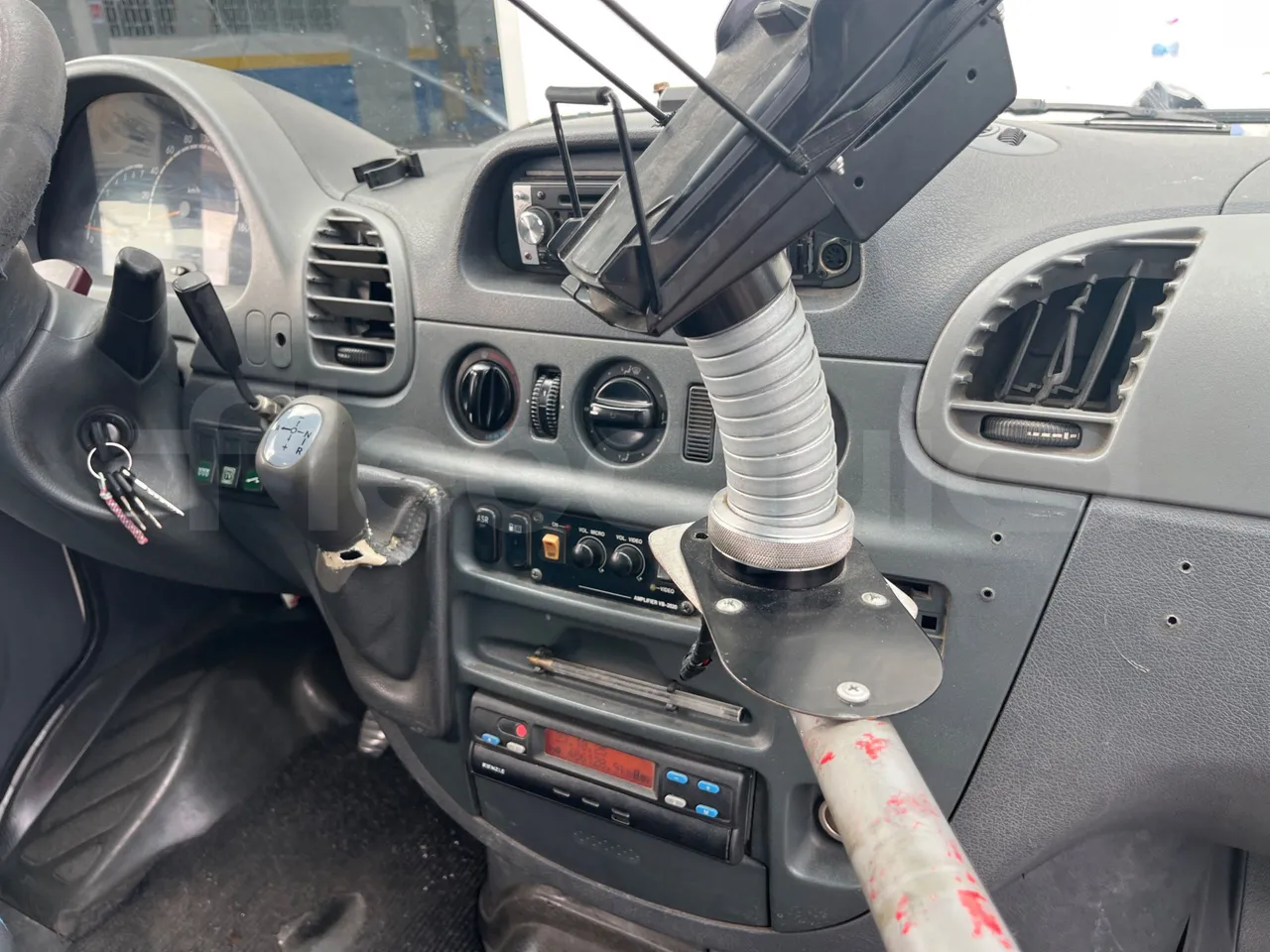 Mercedes-Benz Sprinter AGMB416CDI/ Euro 3 - 115 Kw - 6.977 Mt - onboard devices 1