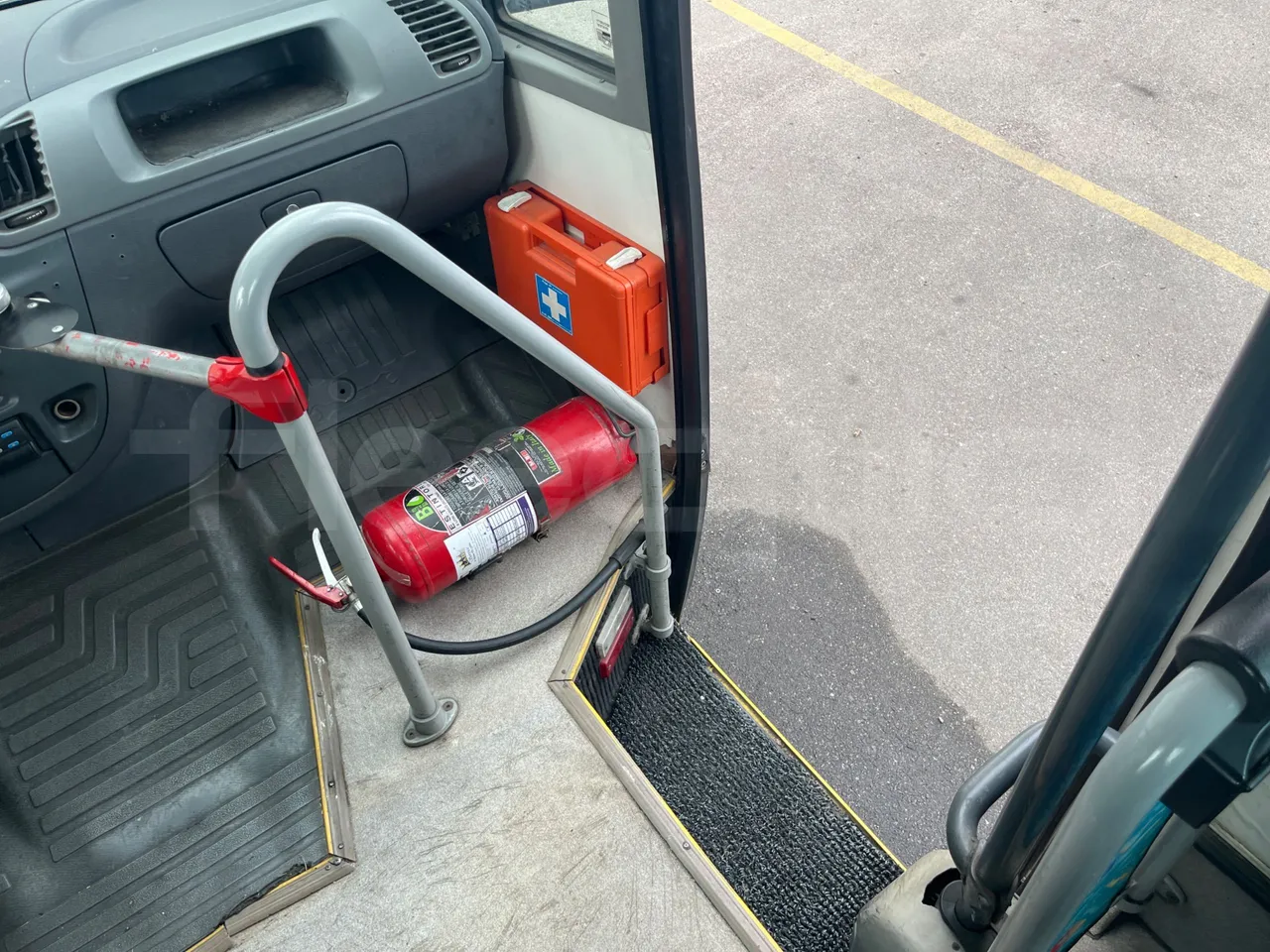 Mercedes-Benz Sprinter AGMB416CDI/ Euro 3 - 115 Kw - 6.977 Mt - coffee machine accessories