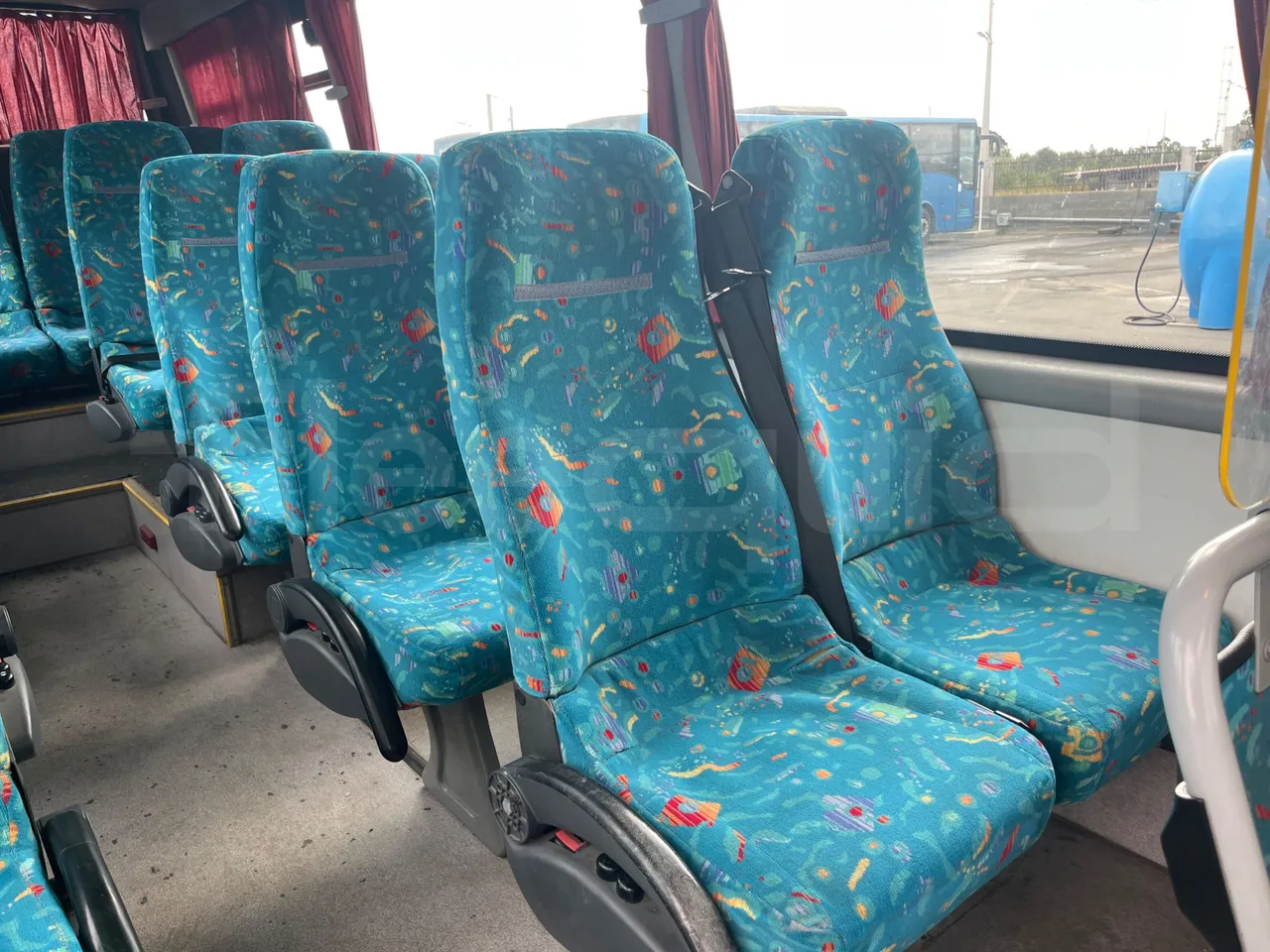 Mercedes-Benz Sprinter AGMB416CDI/ Euro 3 - 115 Kw - 6.977 Mt - single seat detail