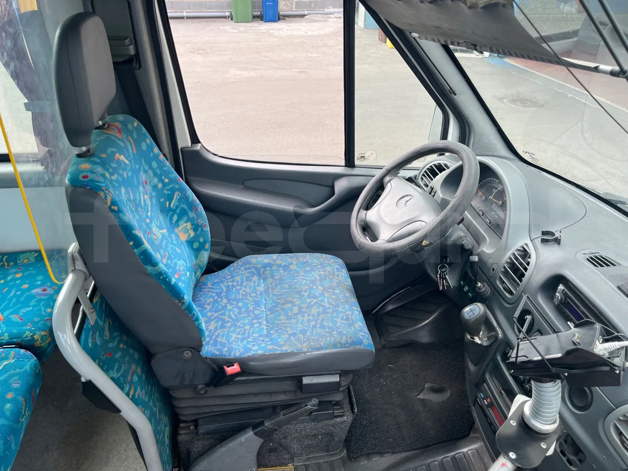 Mercedes-Benz Sprinter AGMB416CDI/ Euro 3 - 115 Kw - 6.977 Mt - driver's seat photo