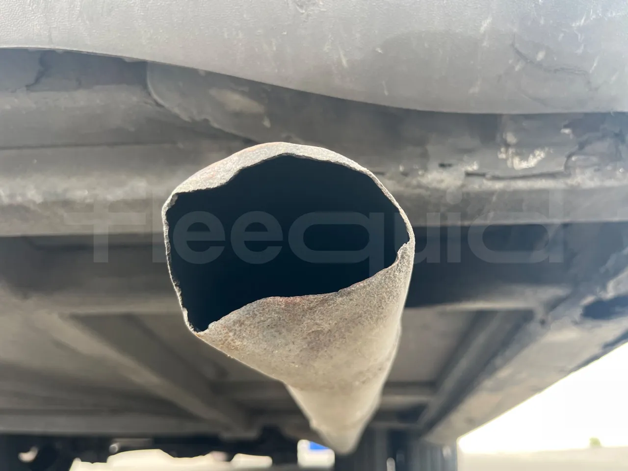 Mercedes-Benz Sprinter AGMB416CDI/ Euro 3 - 115 Kw - 6.977 Mt - exhaust photo