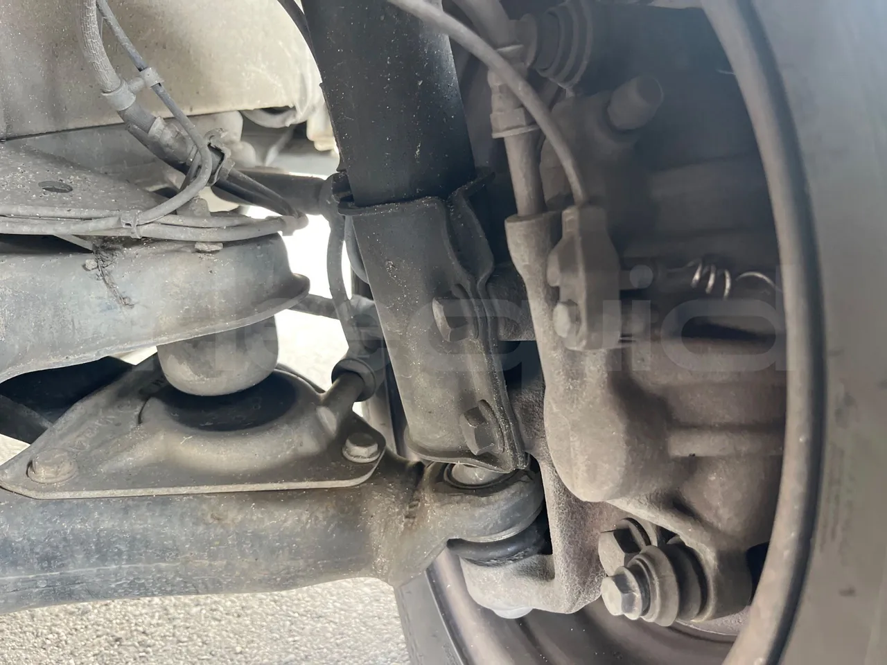 Mercedes-Benz Sprinter AGMB416CDI/ Euro 3 - 115 Kw - 6.977 Mt - front brake calipers left