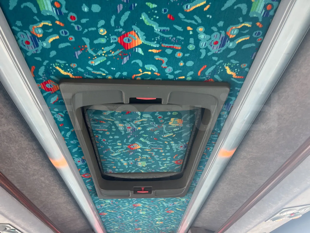 Mercedes-Benz Sprinter AGMB416CDI/ Euro 3 - 115 Kw - 6.977 Mt - roof hatch 2