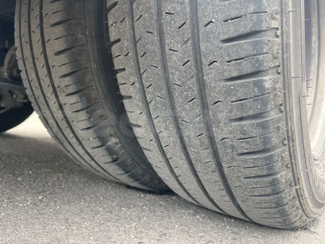 Mercedes-Benz Sprinter AGMB416CDI/ Euro 3 - 115 Kw - 6.977 Mt - tread condition front tires left