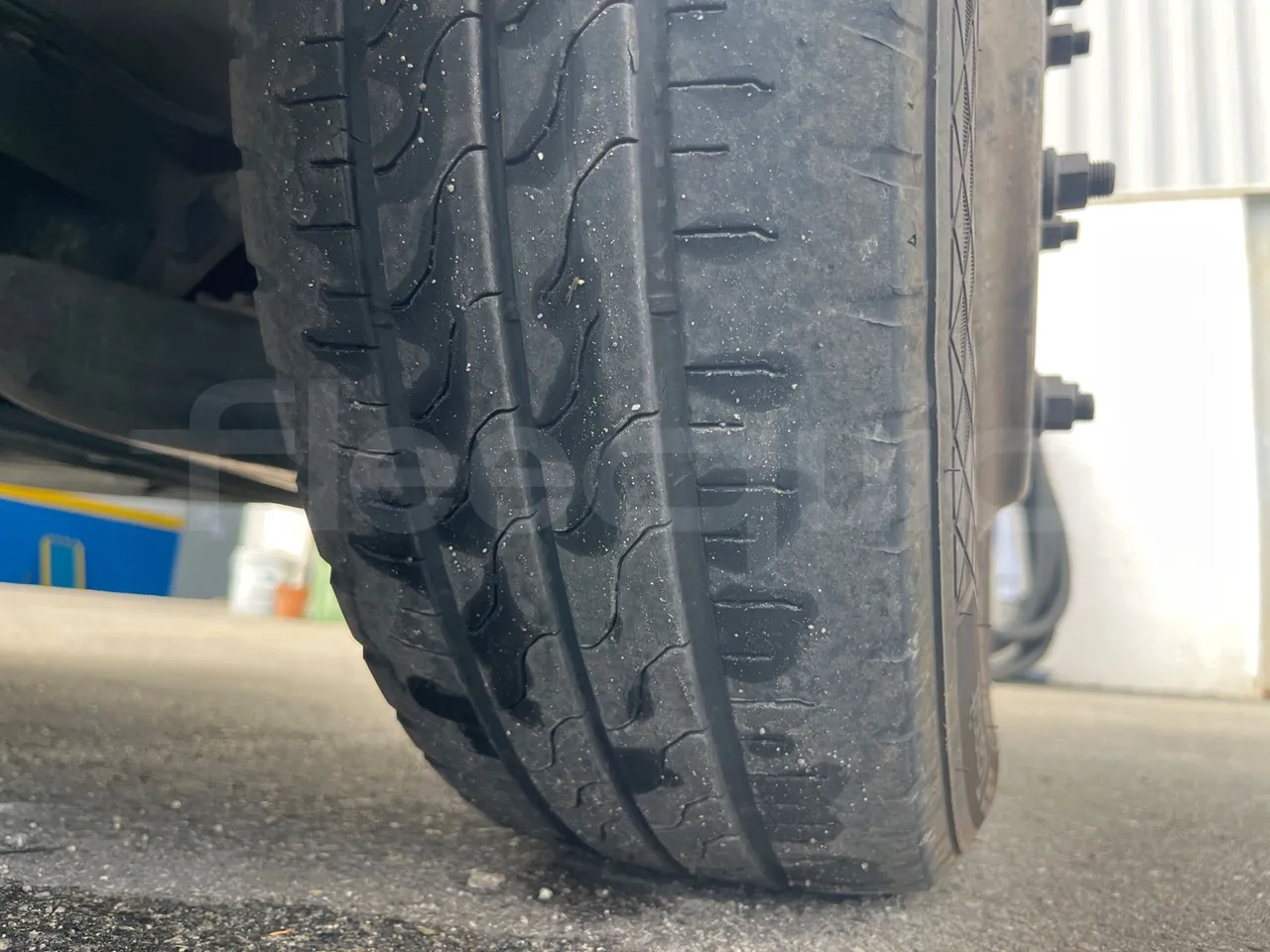 Mercedes-Benz Sprinter AGMB416CDI/ Euro 3 - 115 Kw - 6.977 Mt - tread condition front tires right