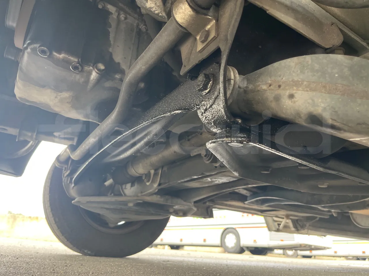 Mercedes-Benz Sprinter AGMB416CDI/ Euro 3 - 115 Kw - 6.977 Mt - front axle right side