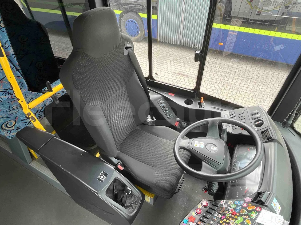 Solaris Interurbino - driver's seat photo