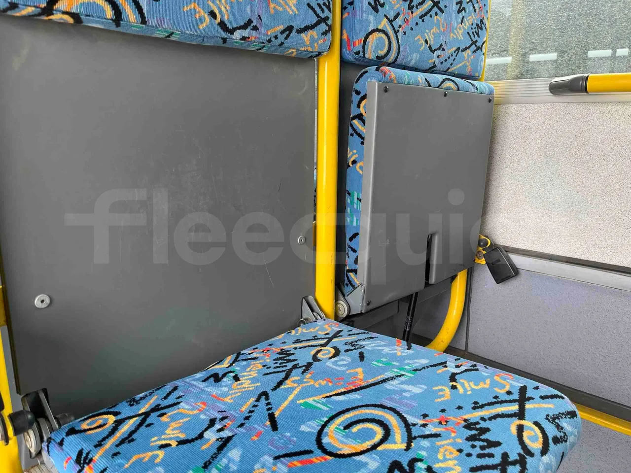 Solaris Interurbino - folding seat photo