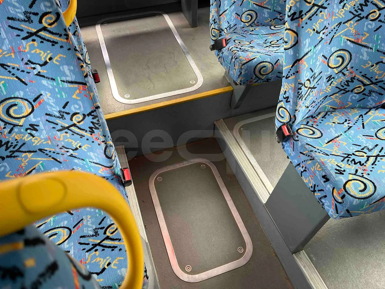 Solaris Interurbino - floor hatches photo