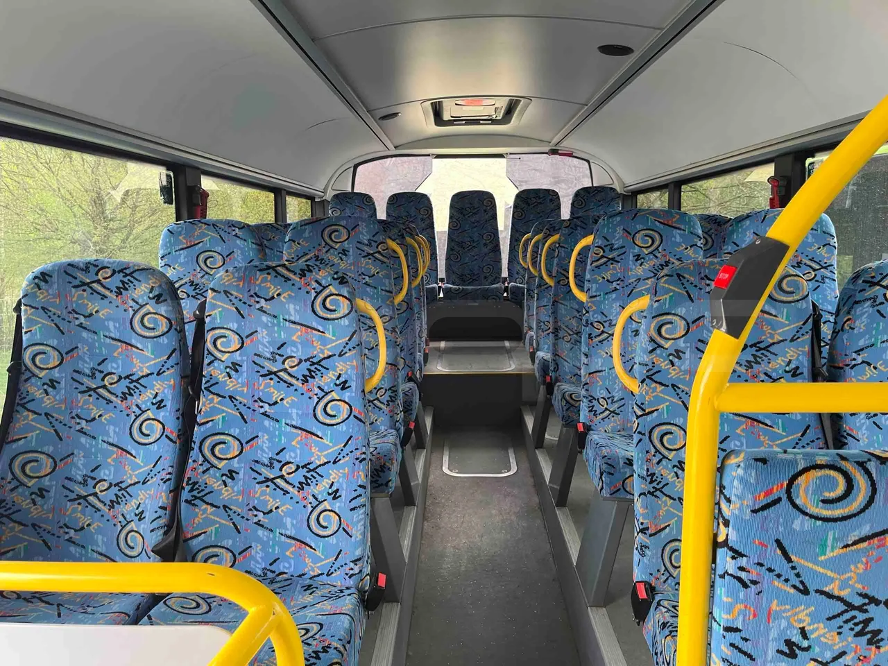 Solaris Interurbino - reverse view middle aisle