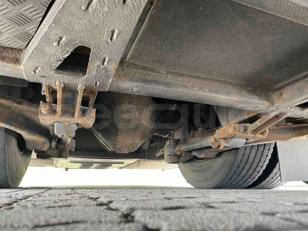 Solaris Interurbino - axle 3 air springs 2 right