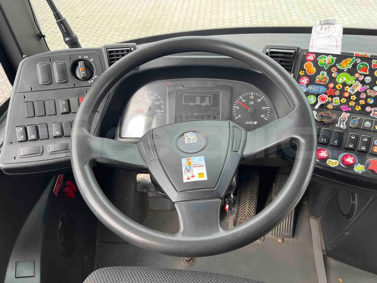 Solaris Interurbino - steering wheel photo
