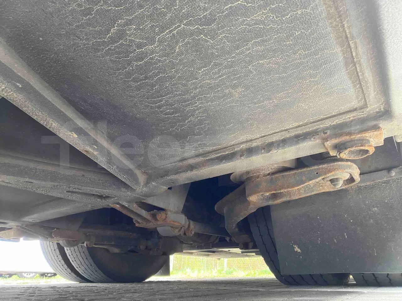 Solaris Interurbino - central undercarriage photo