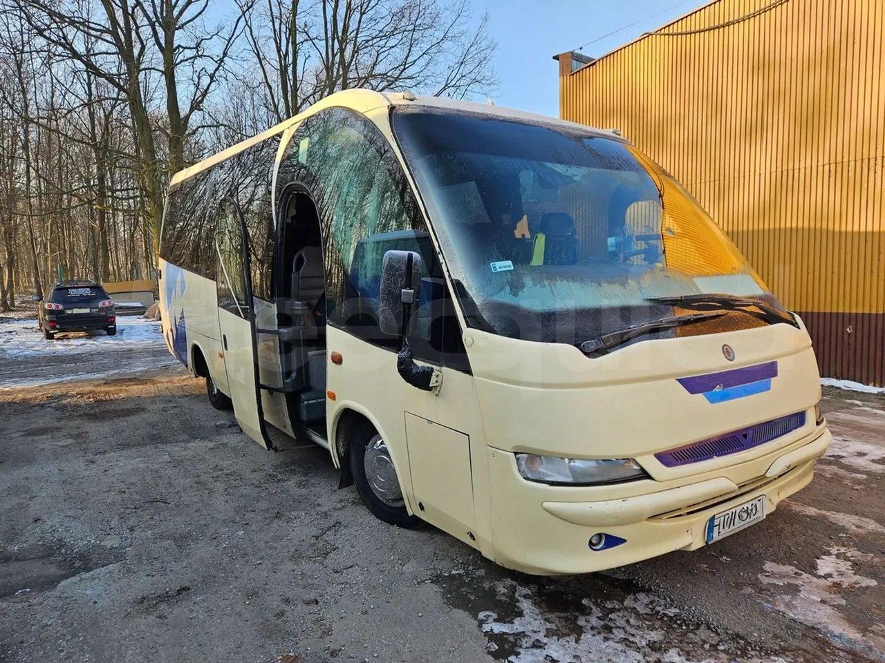 Iveco Mago2 CC80E - Euro 3 -130kW - 8.8 mt - 3/4 right front doors open