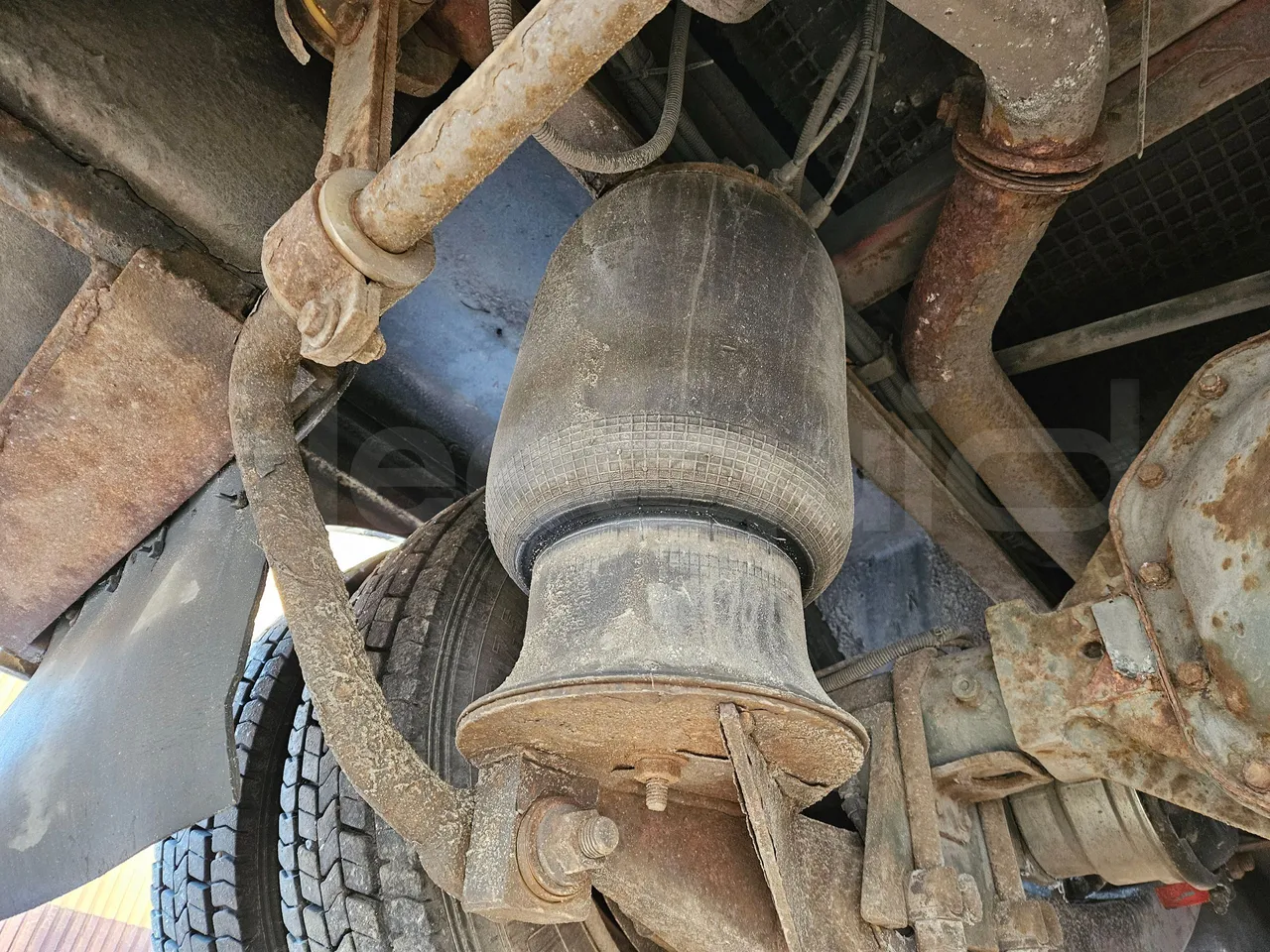 Iveco Mago2 CC80E - Euro 3 -130kW - 8.8 mt - axel 2 air springs 1 left