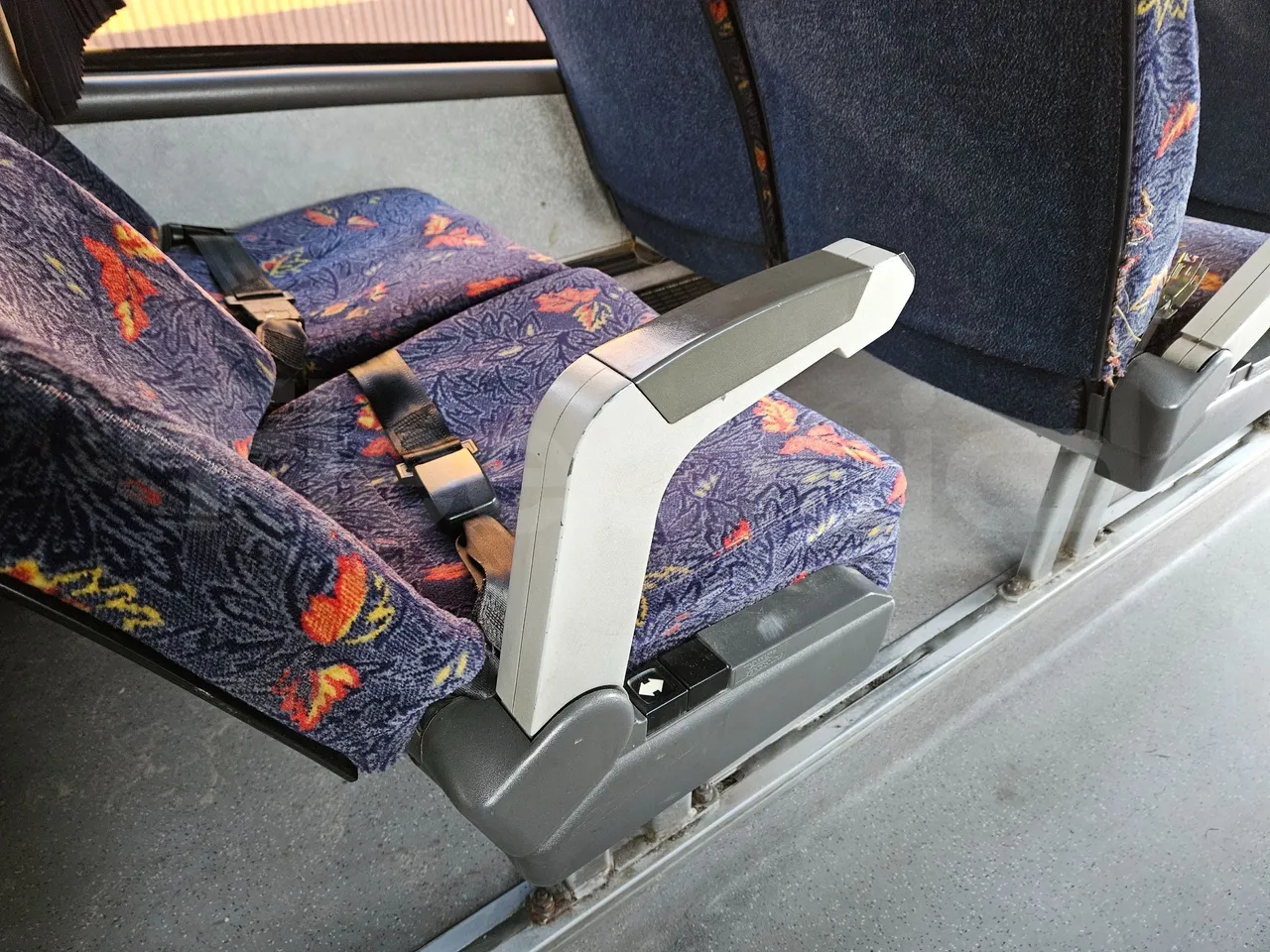 Iveco Mago2 CC80E - Euro 3 -130kW - 8.8 mt - armrest detail photo