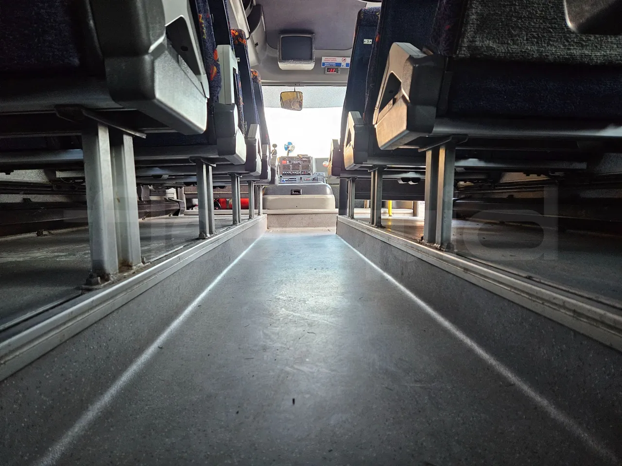 Iveco Mago2 CC80E - Euro 3 -130kW - 8.8 mt - seat brackets photo