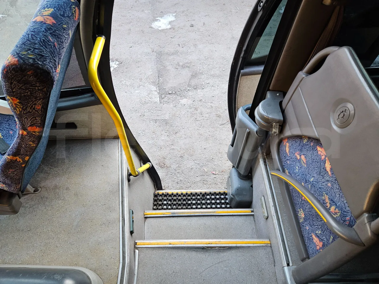 Iveco Mago2 CC80E - Euro 3 -130kW - 8.8 mt - handrails photo