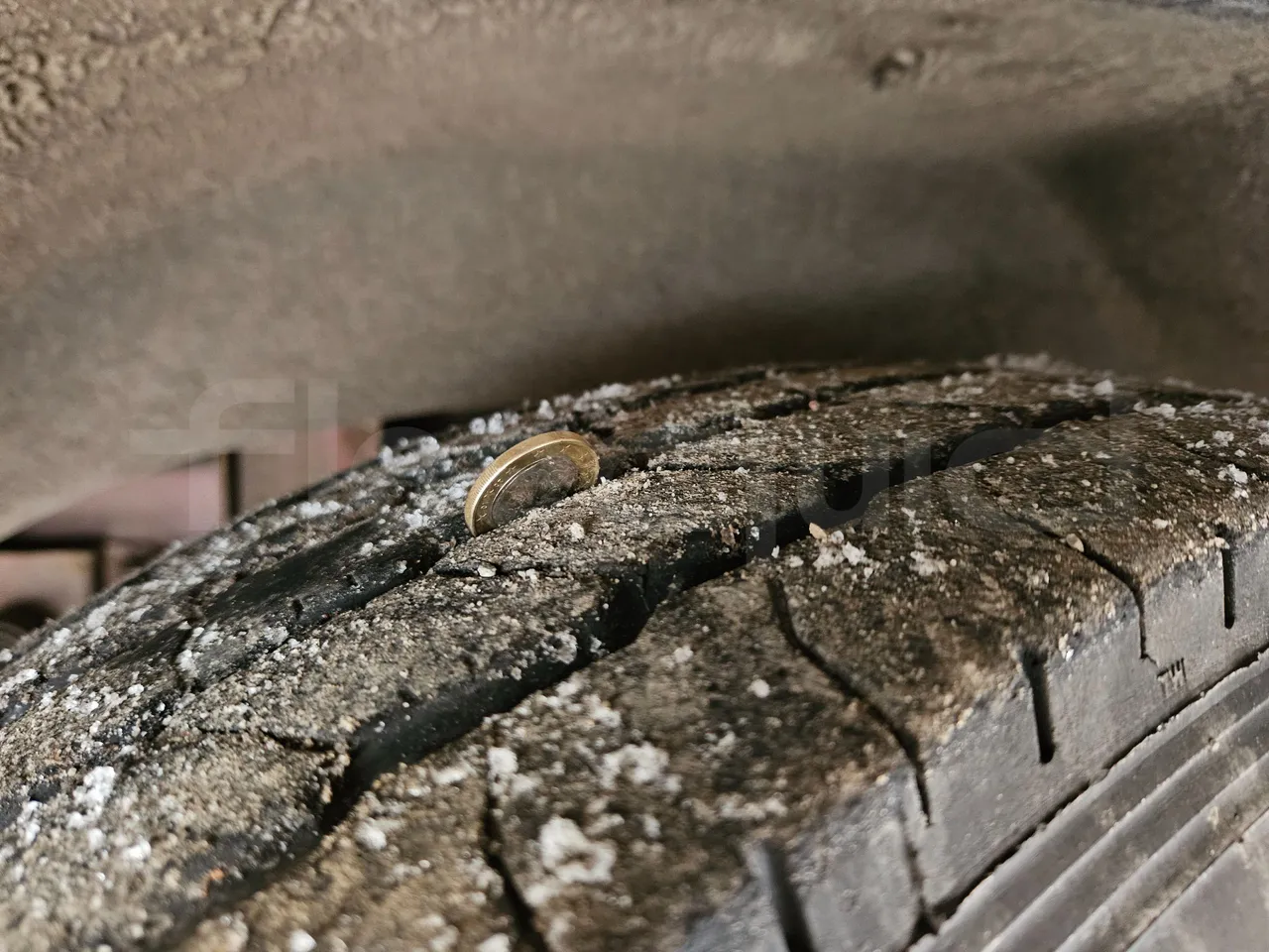 Iveco Mago2 CC80E - Euro 3 -130kW - 8.8 mt - tread condition front tires left