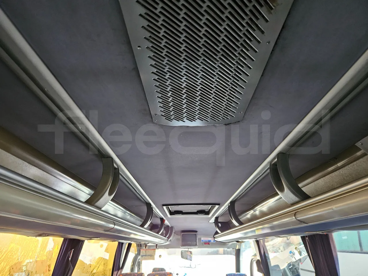 Iveco Mago2 CC80E - Euro 3 -130kW - 8.8 mt - overhead compartments photo