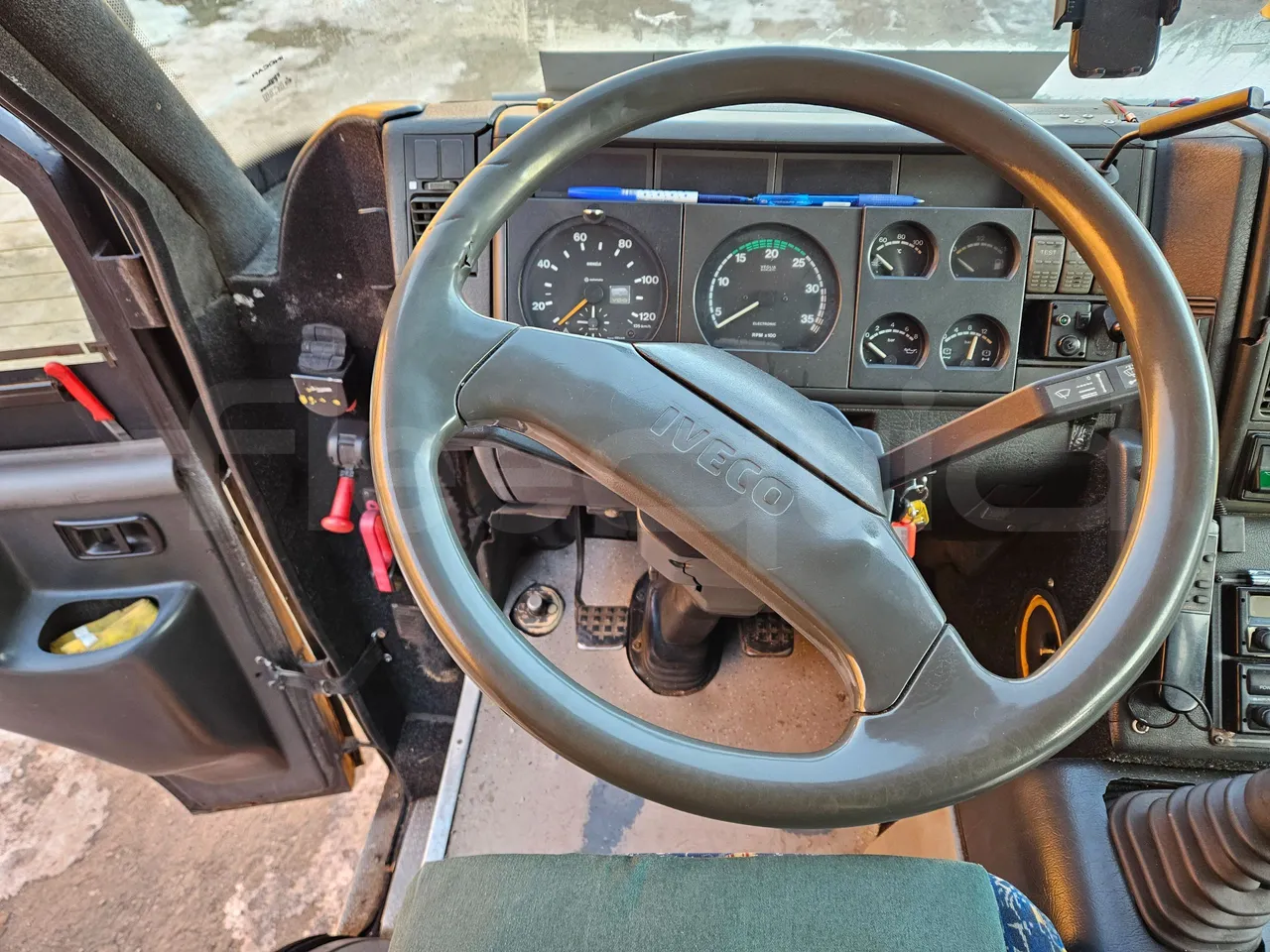 Iveco Mago2 CC80E - Euro 3 -130kW - 8.8 mt - steering wheel photo