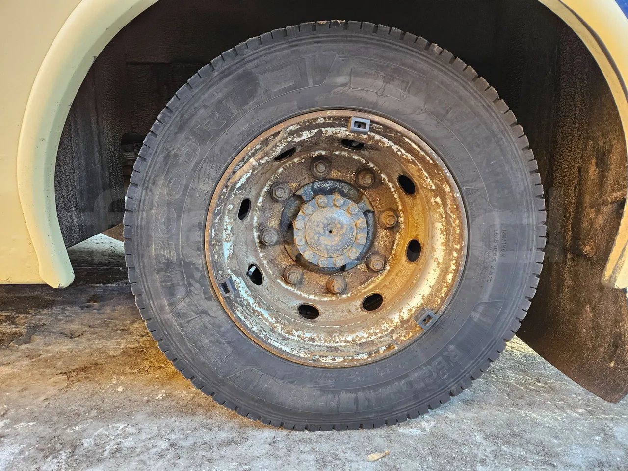 Iveco Mago2 CC80E - Euro 3 -130kW - 8.8 mt - rear left tire photo