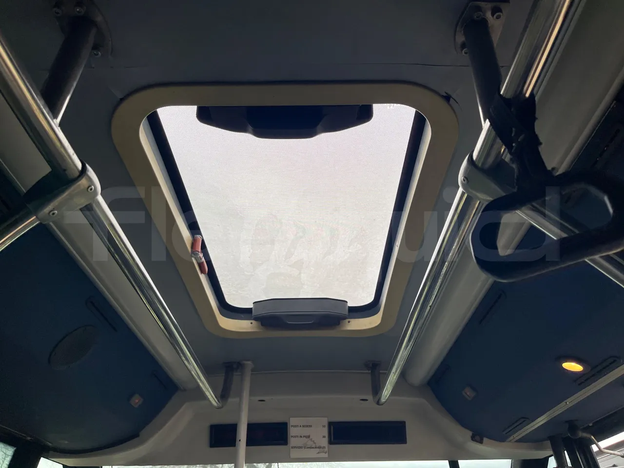 Nomec Stacobus Itineris 595 SB - Euro4 - 107kW - 7.020mt - roof hatch 1