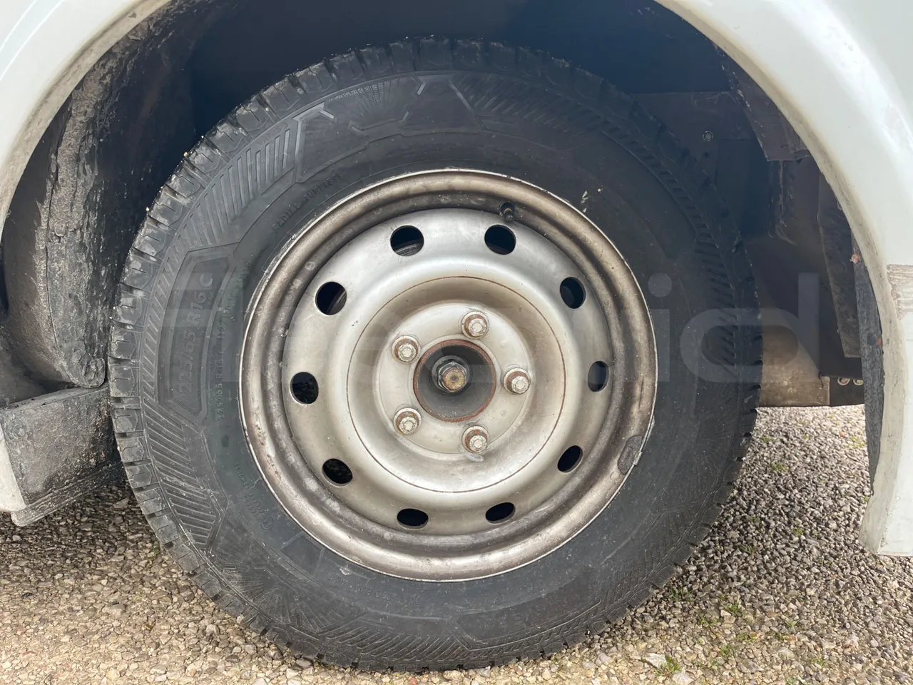 Nomec Stacobus Itineris 595 SB - Euro4 - 107kW - 7.020mt - front left tire measurements