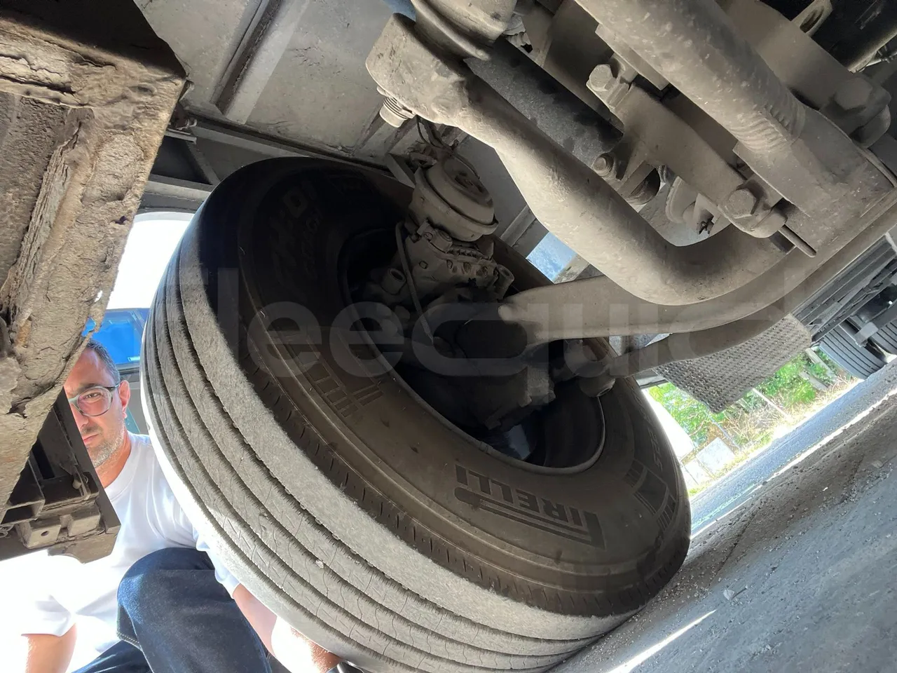 Irizar Scania Century K114IB - EUR3 - 250kW - 12m - front shock absorbers right