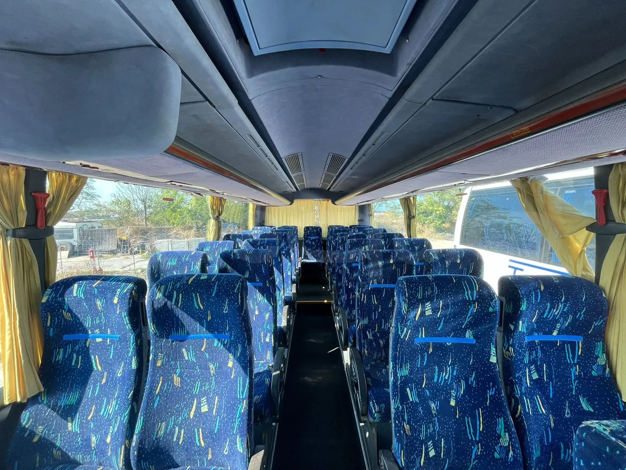 Irizar Scania Century K114IB - EUR3 - 250kW - 12m - forward view middle aisle