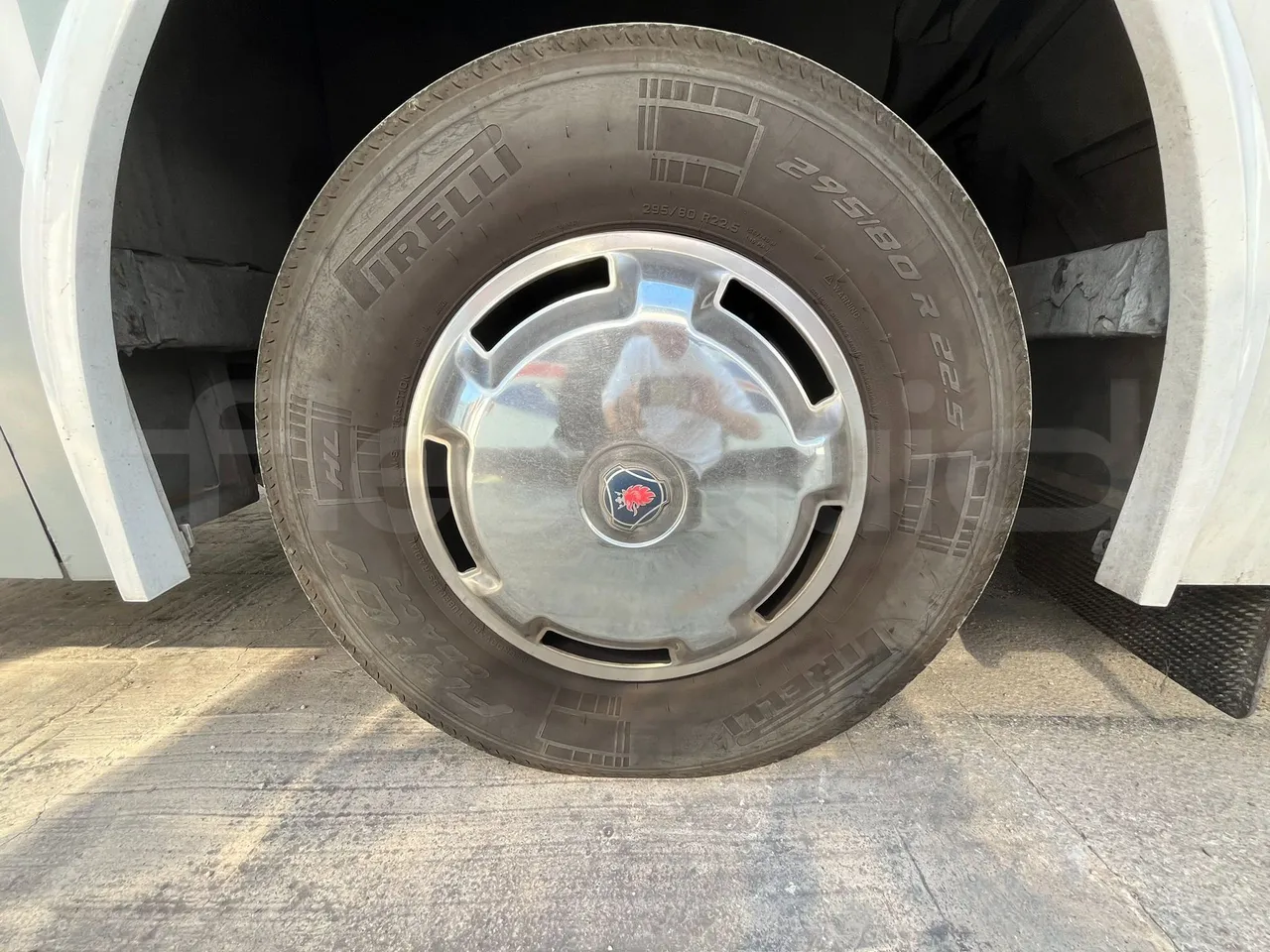 Irizar Scania Century K114IB - EUR3 - 250kW - 12m - tread condition front tires right