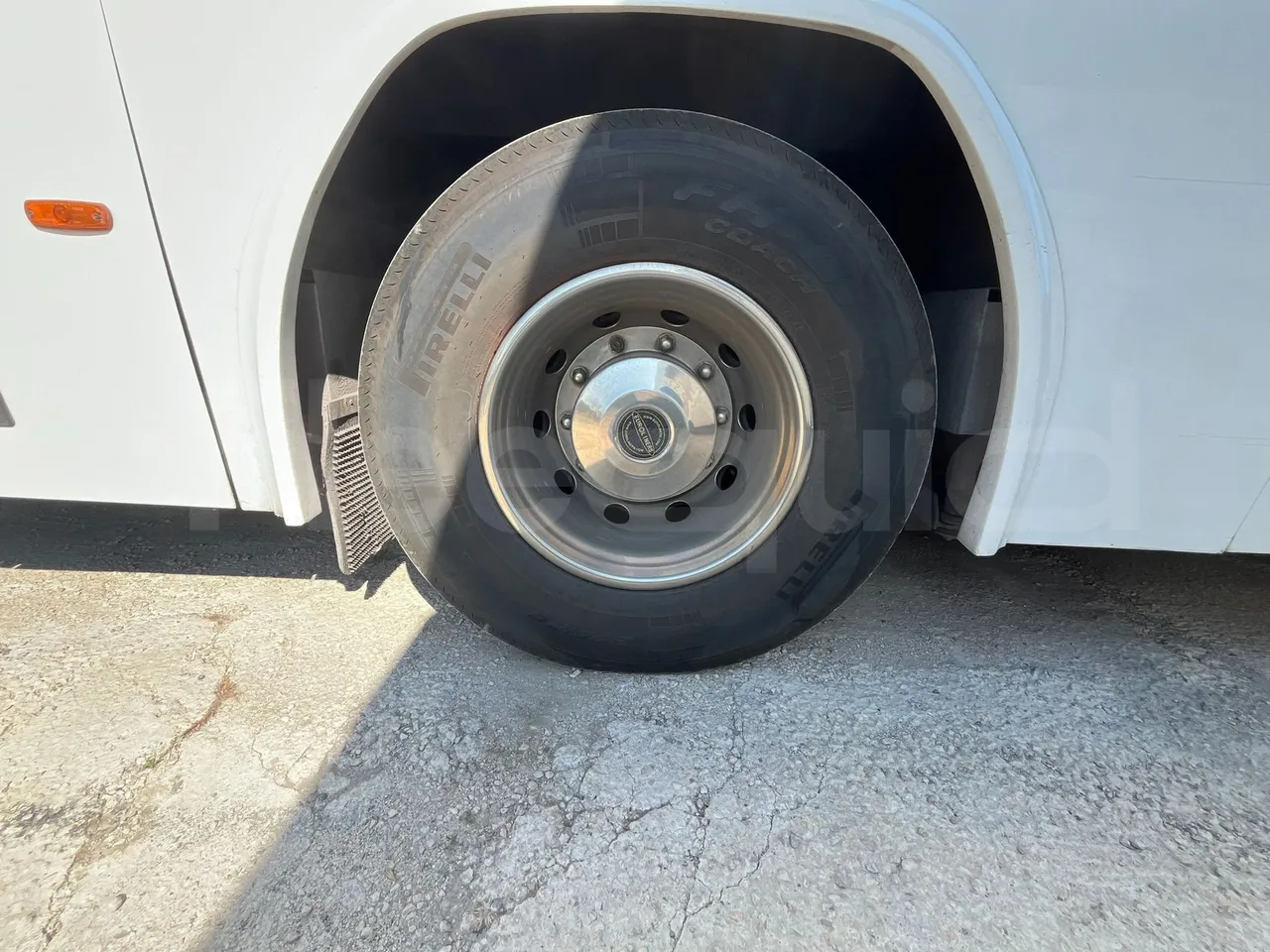 Irizar Scania Century K114IB - EUR3 - 250kW - 12m - front left tire measurements