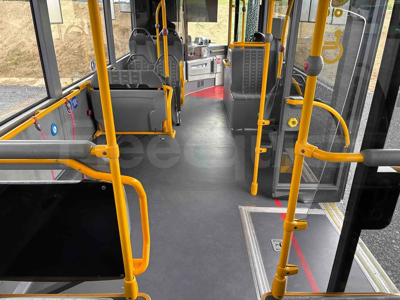 Mercedes-Benz Citaro - forward view middle aisle