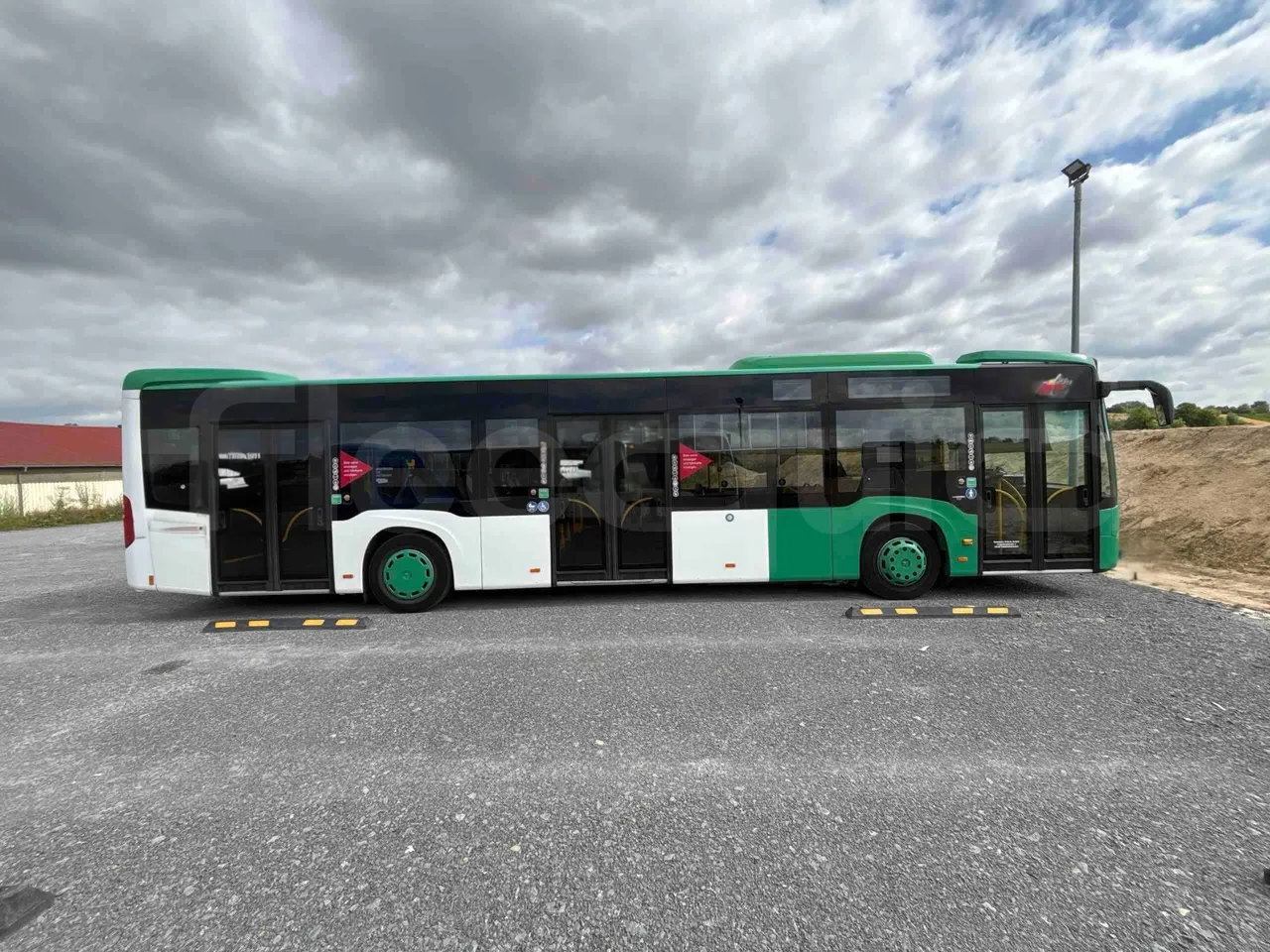 Mercedes-Benz Citaro - right side doors closed